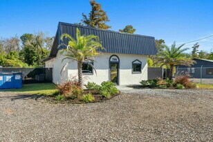 1,345 SF Freestanding Office Building - Loft