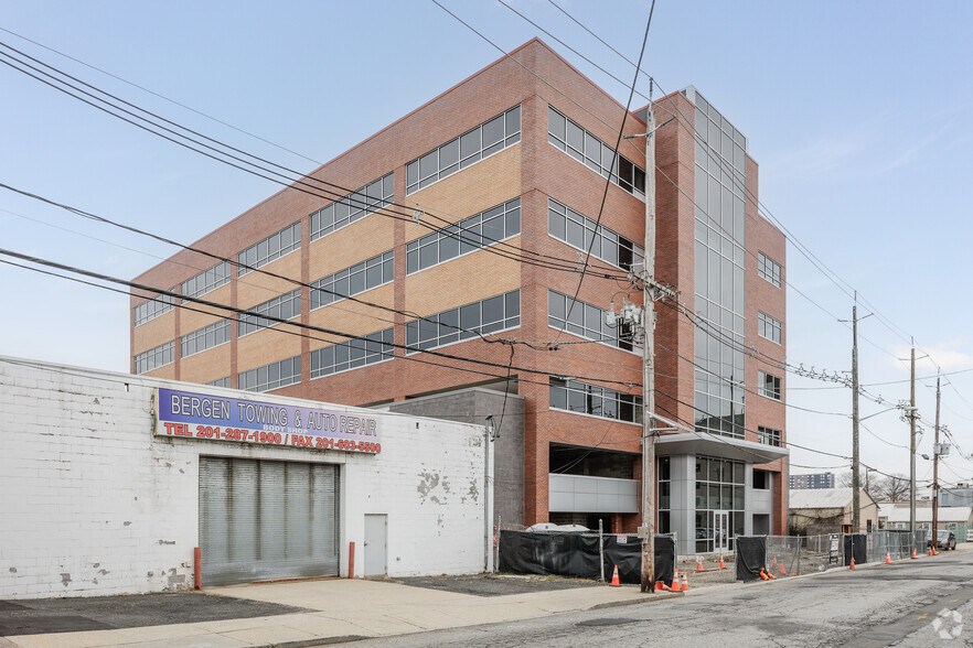 200 Atlantic St, Hackensack, NJ for lease - Building Photo - Image 3 of 6