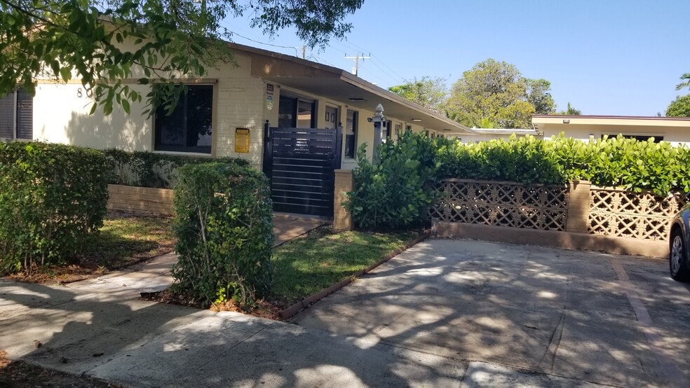 803 NE 8th St, Hallandale Beach, FL for sale - Building Photo - Image 2 of 24