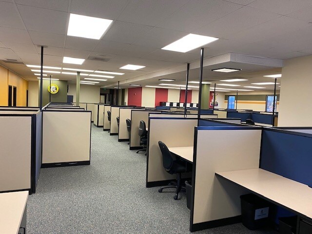 25954 Eden Landing Rd, Hayward, CA for lease - Building Photo - Image 2 of 6