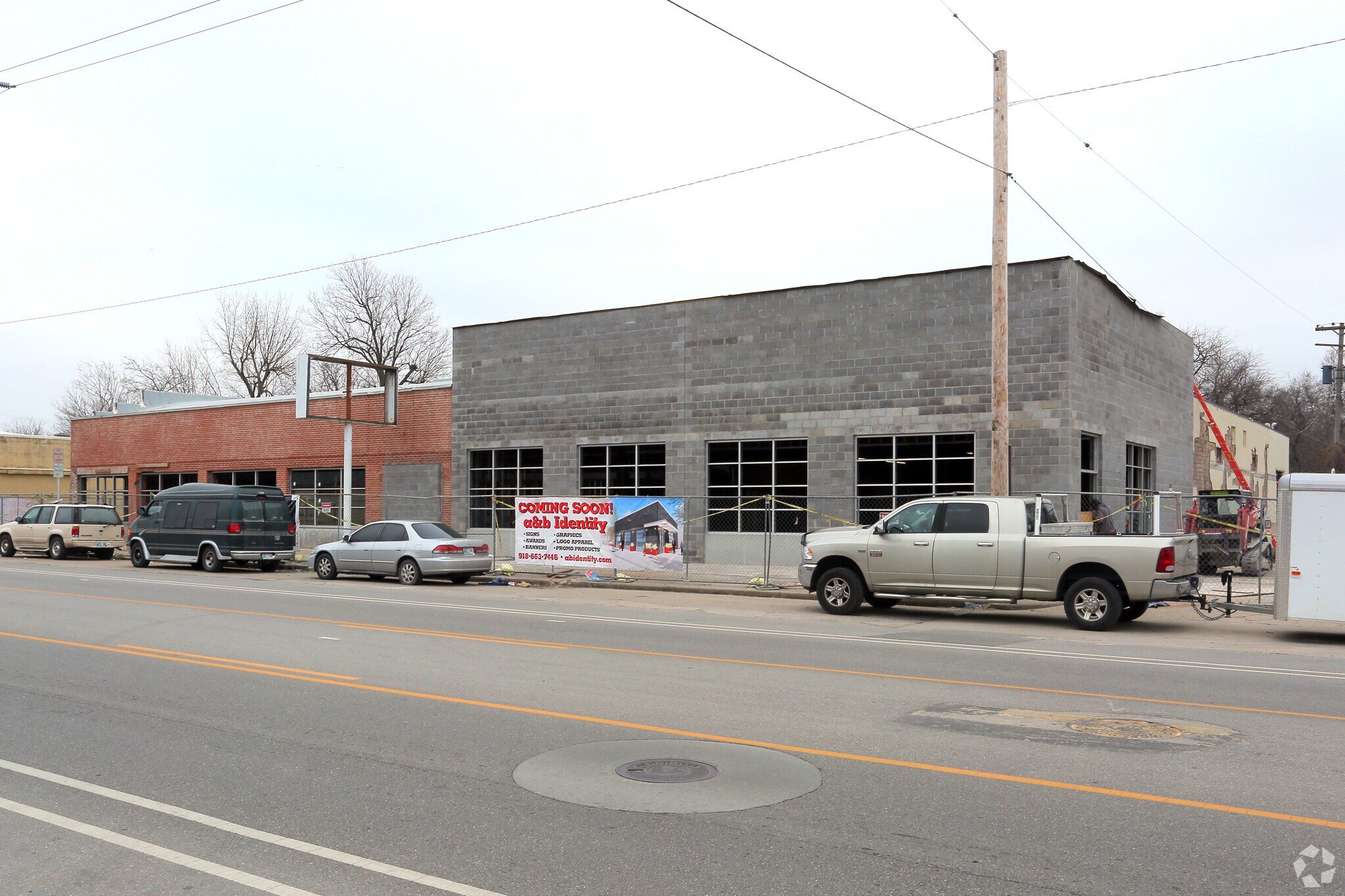 2020 E 3rd St, Tulsa, OK for sale Primary Photo- Image 1 of 1