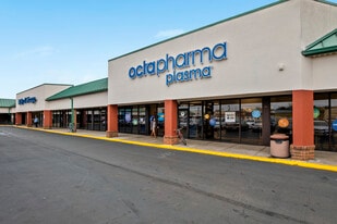 Kedzie Plaza - Retail Space