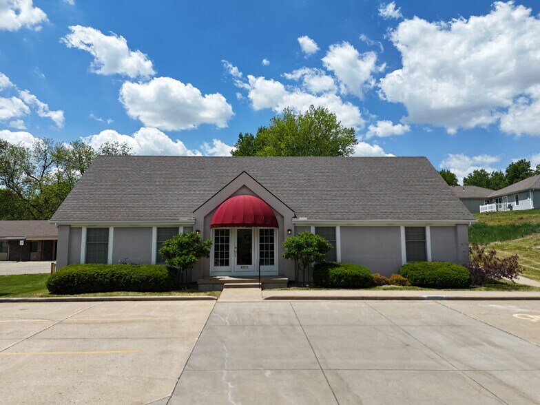502 S Woodbine Rd, Saint Joseph, MO for sale - Primary Photo - Image 1 of 1