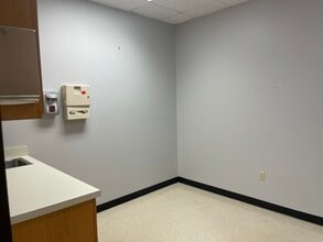 4848 NE Stallings Dr, Nacogdoches, TX for lease Interior Photo- Image 2 of 5