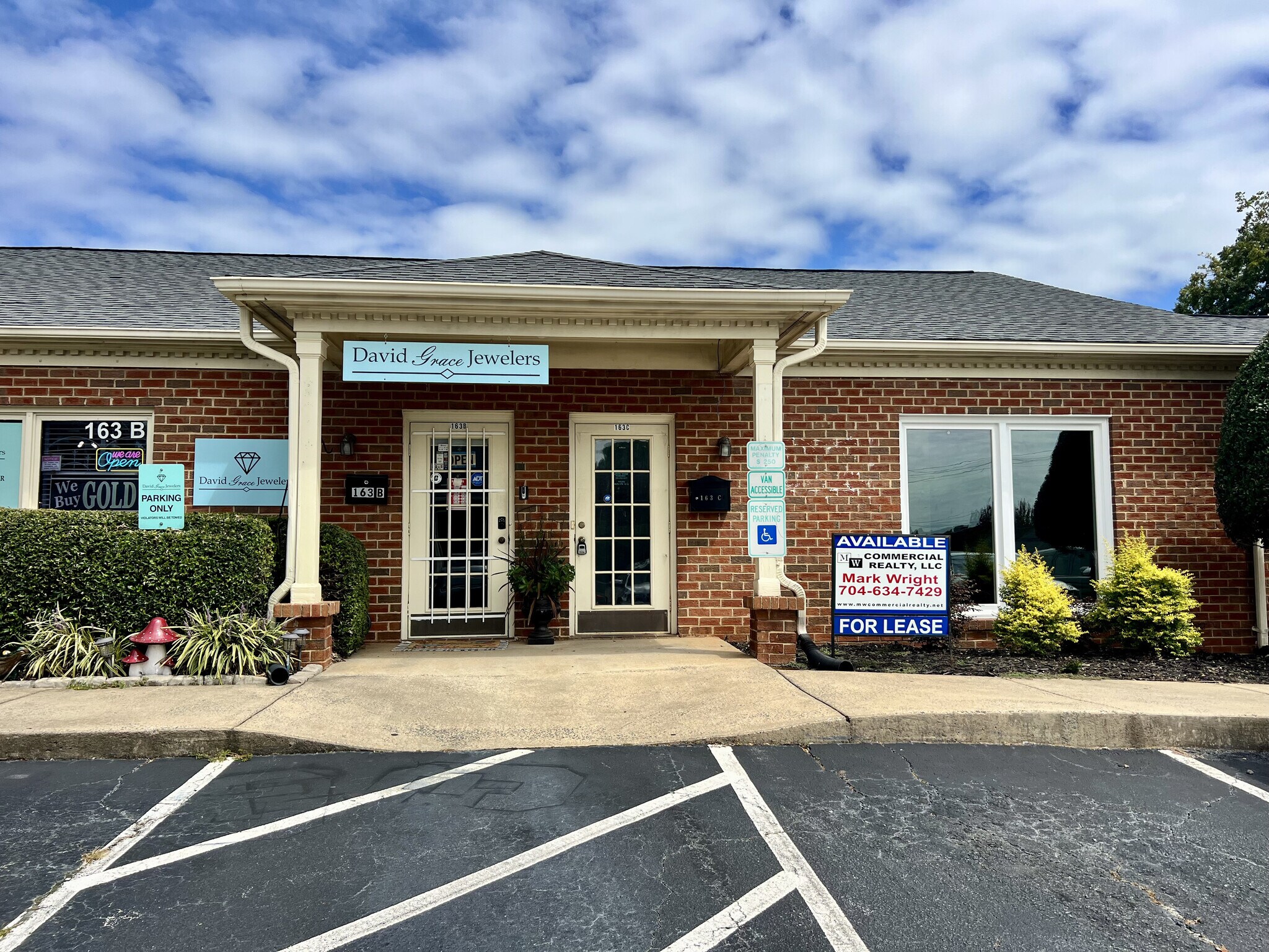 163 S Trade St, Matthews, NC for sale Building Photo- Image 1 of 1