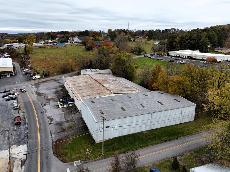 302 Deadmore SE st, Abingdon, VA for sale - Building Photo - Image 2 of 9