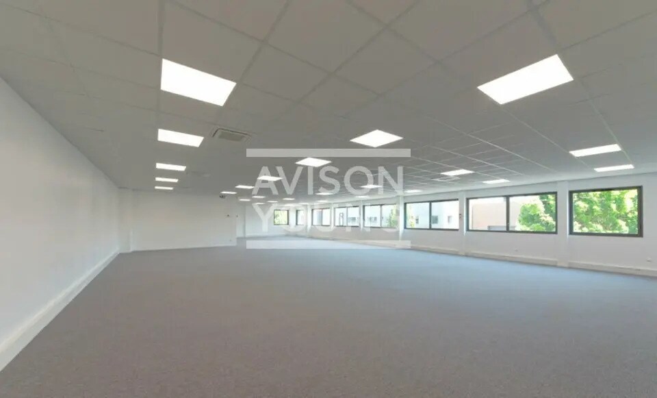 Flex in Le Blanc-Mesnil for lease - Interior Photo - Image 3 of 9