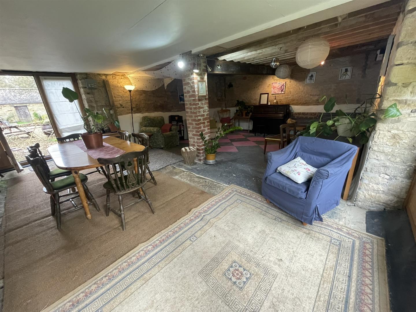 The Green, Chipping Norton for lease Interior Photo- Image 1 of 2