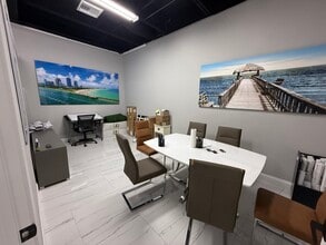 7050 Winkler Rd, Fort Myers, FL for lease Interior Photo- Image 2 of 7