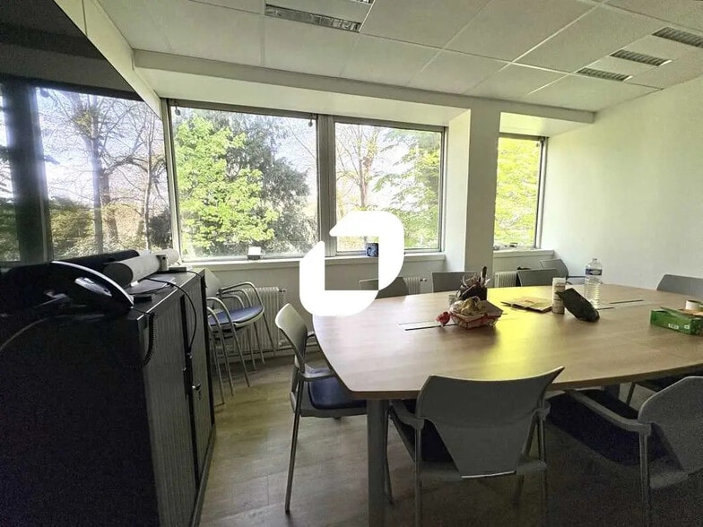 18 Avenue Dutartre, Le Chesnay-Rocquencourt for lease - Building Photo - Image 2 of 32