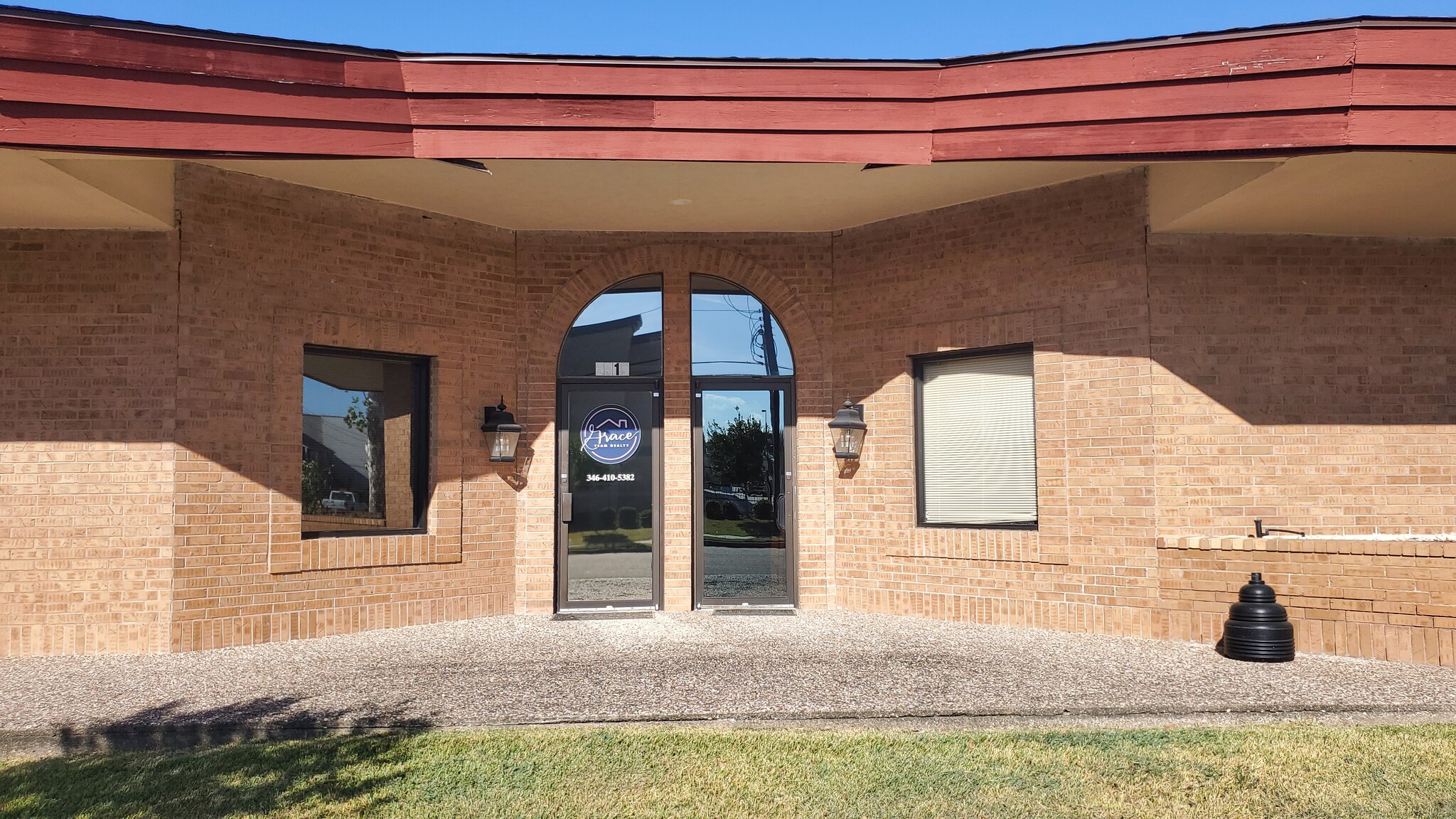 2506 Westminister St, Pearland, TX for lease Primary Photo- Image 1 of 14