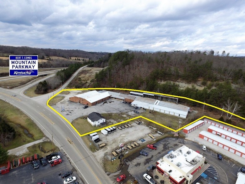 5860 Main St, Clay City, KY 40312