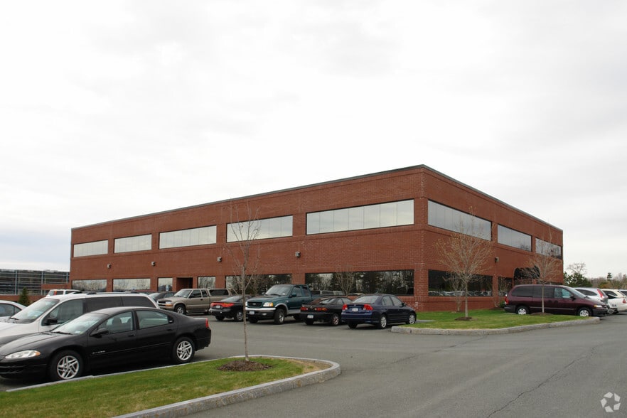 29 British American Blvd, Latham, NY for lease - Building Photo - Image 2 of 12