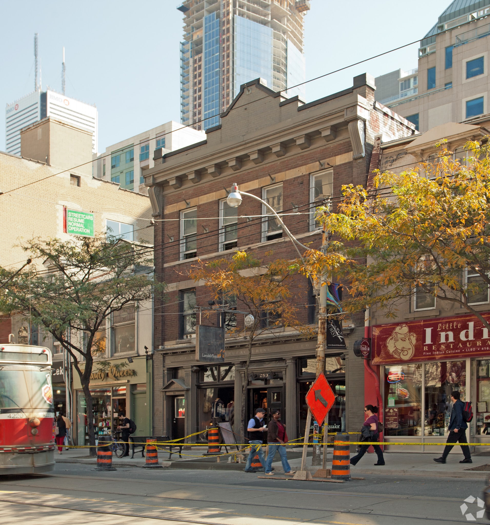 251-253 Queen St W, Toronto, ON for sale Primary Photo- Image 1 of 1