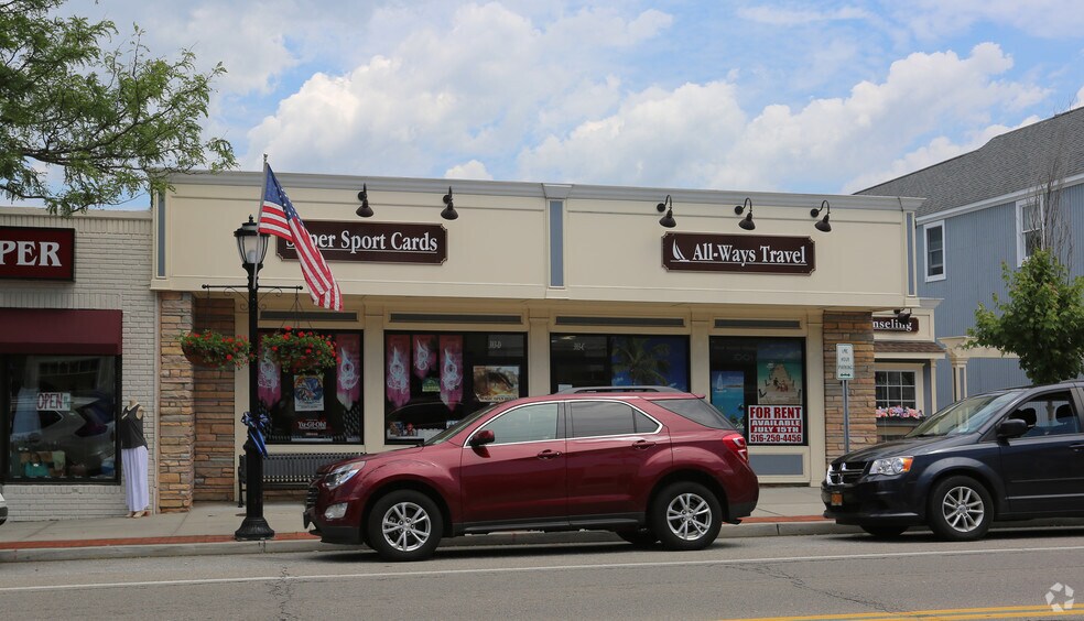 383 Main St, Center Moriches, NY 11934