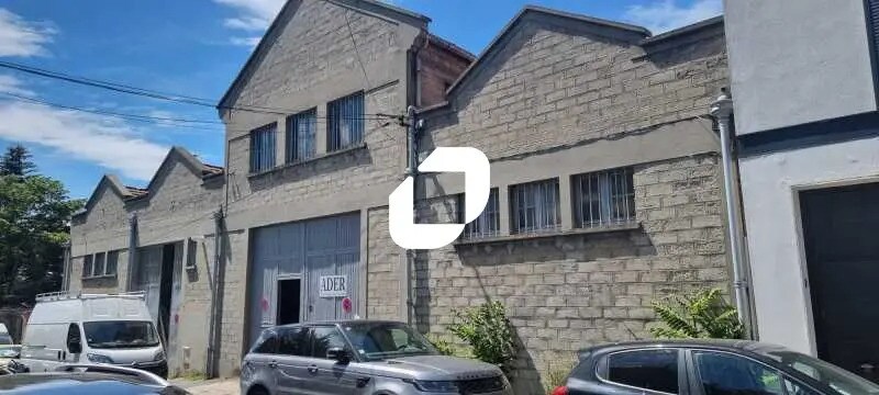 Flex in Montreuil for sale Building Photo- Image 1 of 9