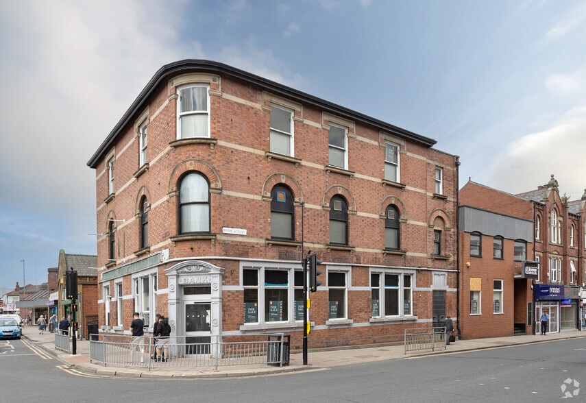 2-4 Bank St, Castleford for sale - Building Photo - Image 1 of 1