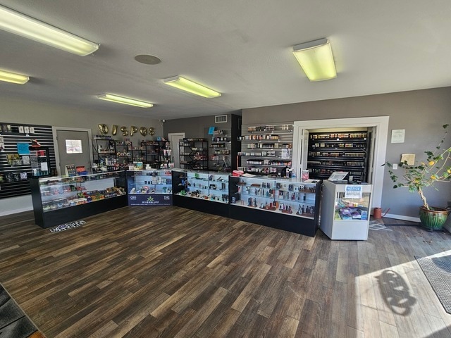 1305 1st Ave, Rock Falls, IL for sale - Interior Photo - Image 2 of 4