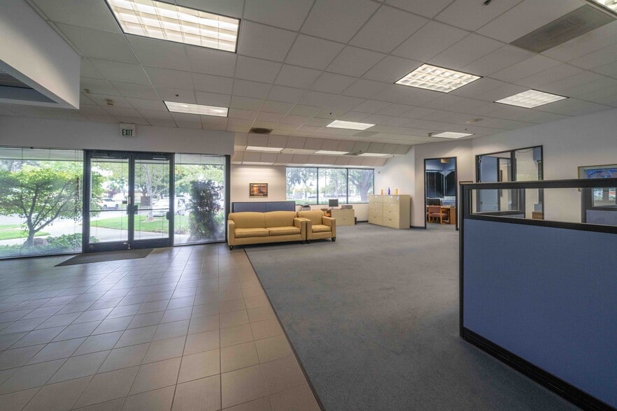 44238 Fremont Blvd, Fremont, CA for lease - Interior Photo - Image 2 of 27