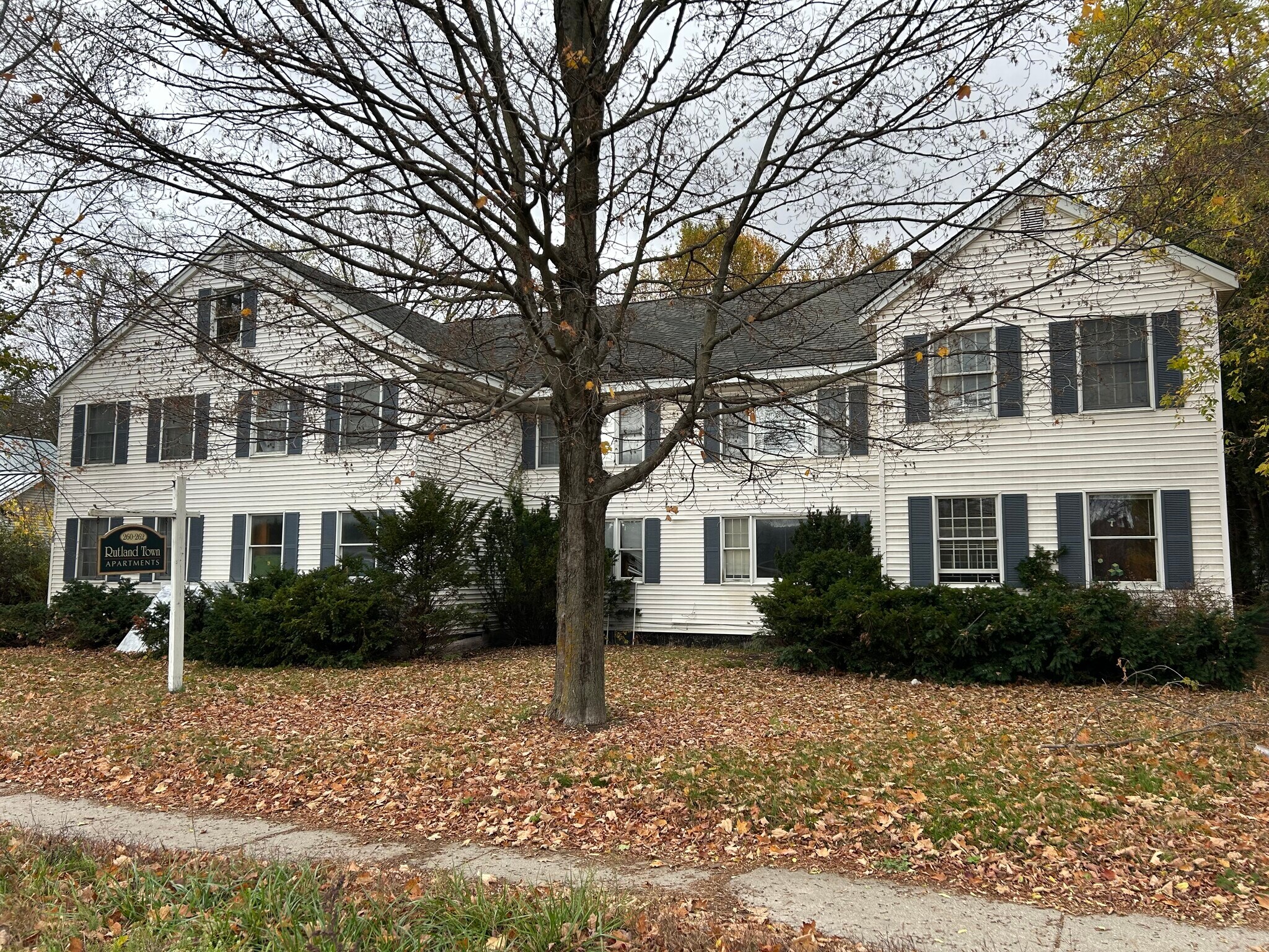 28 units portfolio of 2 properties for sale on LoopNet.com Building Photo- Image 1 of 22