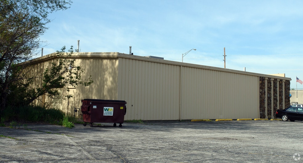 6801 Broadway, Merrillville, IN for lease - Building Photo - Image 3 of 15
