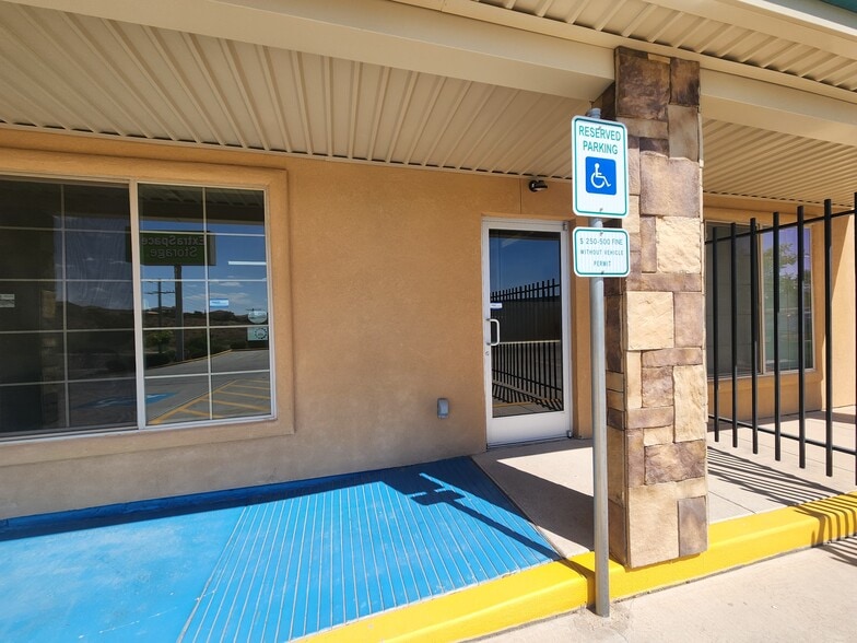 6950 Helen Of Troy, El Paso, TX for lease - Building Photo - Image 3 of 9