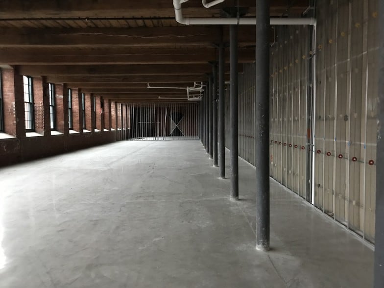 120 Main St, Saco, ME for lease - Interior Photo - Image 3 of 5