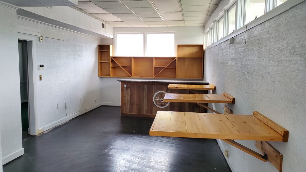 3909 Monroe Rd, Charlotte, NC for lease - Interior Photo - Image 2 of 8