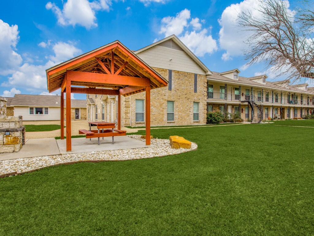 6601-6701 May Dr, Waco, TX for sale Building Photo- Image 1 of 1