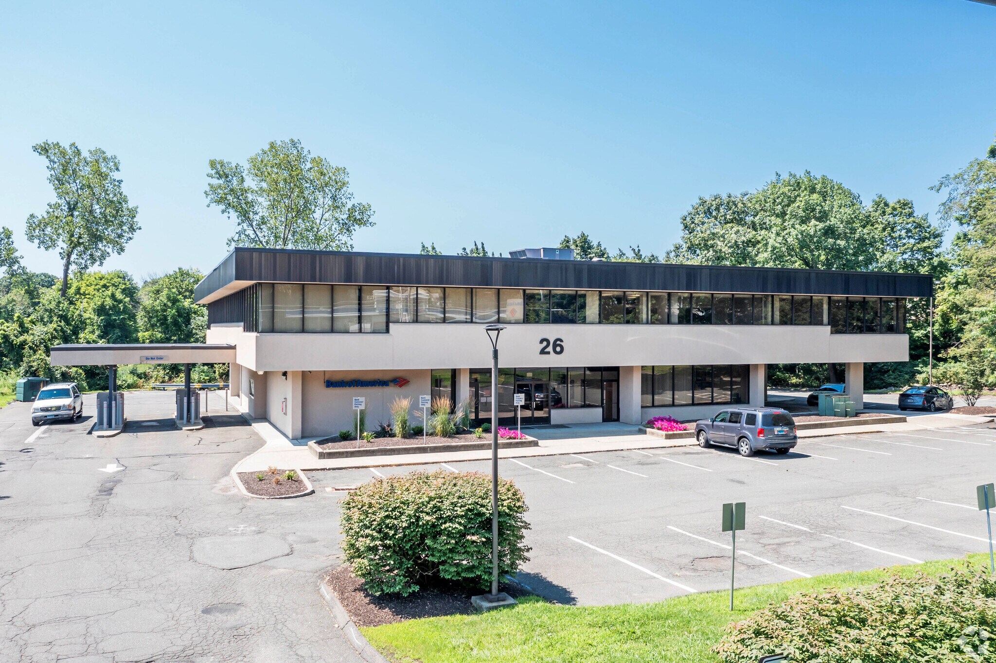 26 Mill Plain Rd, Danbury, CT for sale Primary Photo- Image 1 of 1