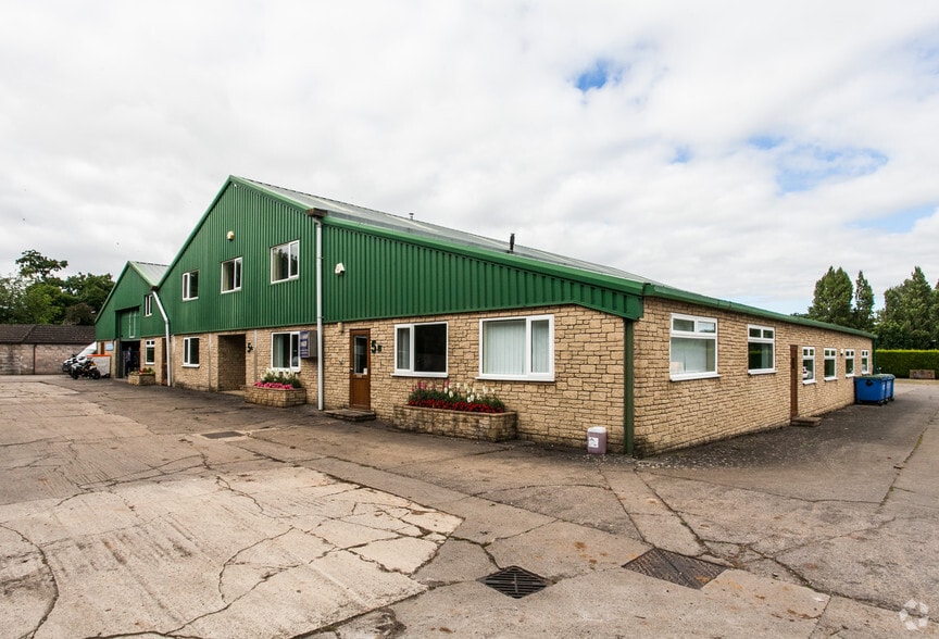 Warren Business Park, Tetbury for lease - Primary Photo - Image 1 of 2