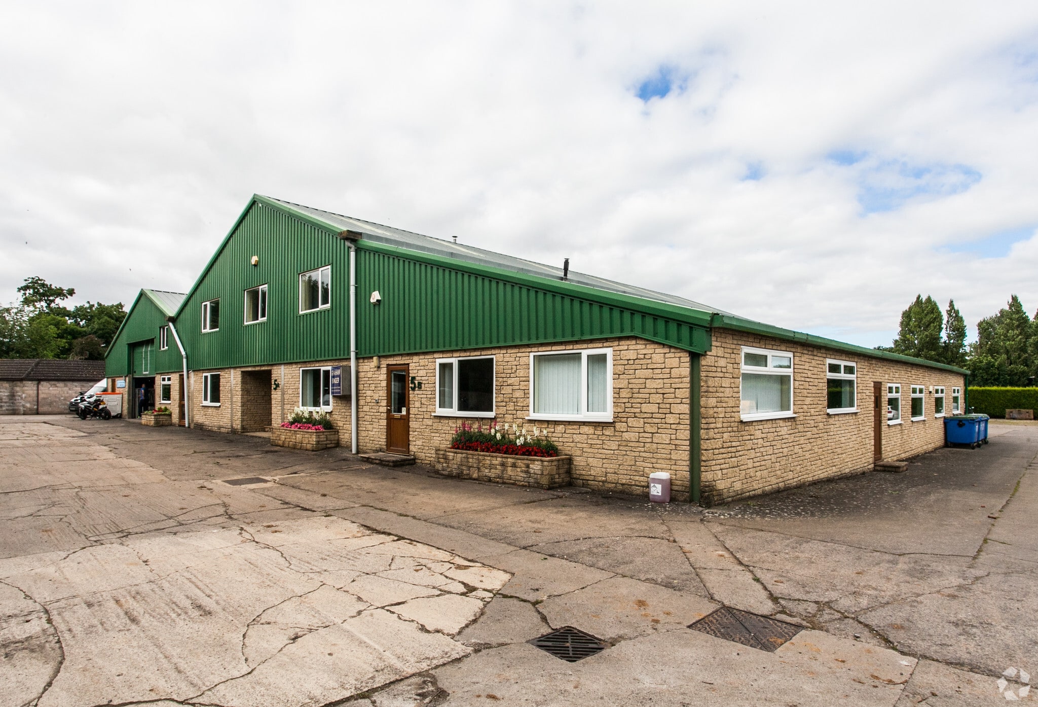 Warren Business Park, Tetbury for lease Primary Photo- Image 1 of 3