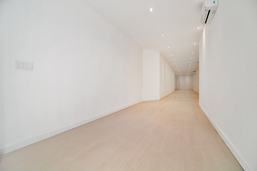 126 W 25th St, New York, NY for sale - Interior Photo - Image 1 of 1