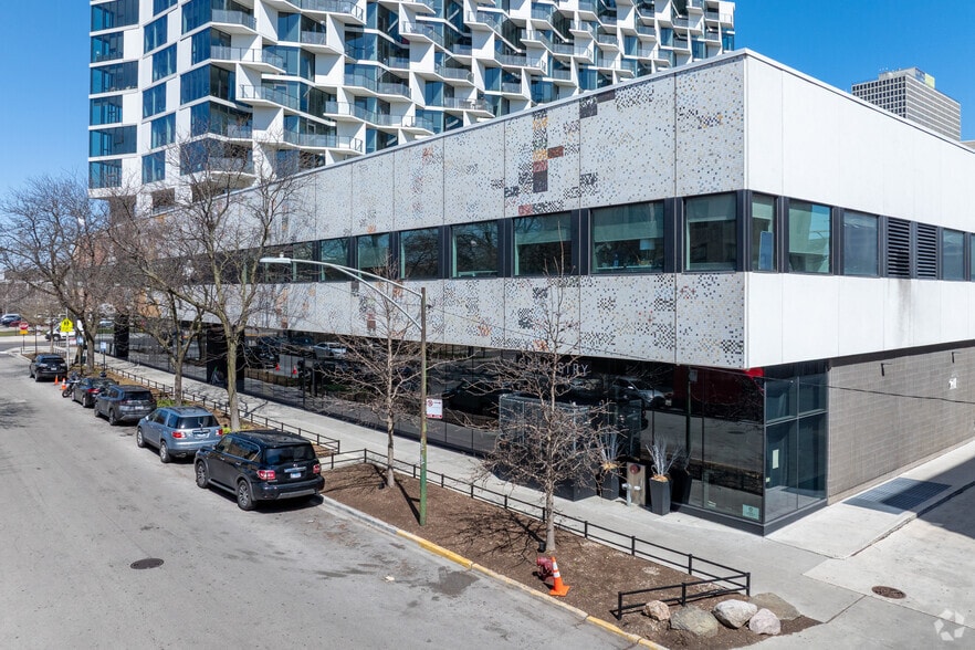 5113 S Harper Ave, Chicago, IL for lease - Building Photo - Image 2 of 58