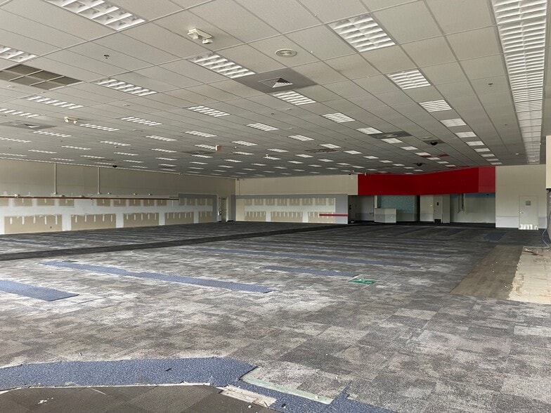 1600 E County Line Rd, Ridgeland, MS for sale - Interior Photo - Image 3 of 4