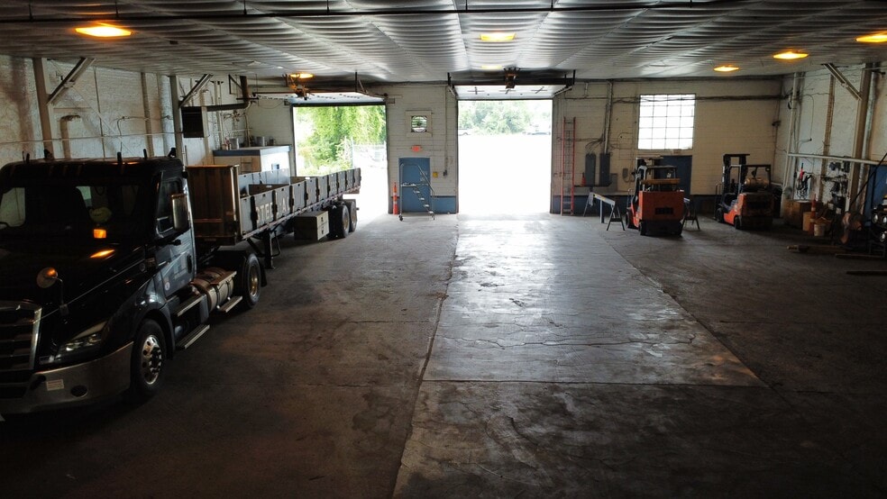 164-168 Montgomery St, Albany, NY for lease - Building Photo - Image 3 of 4