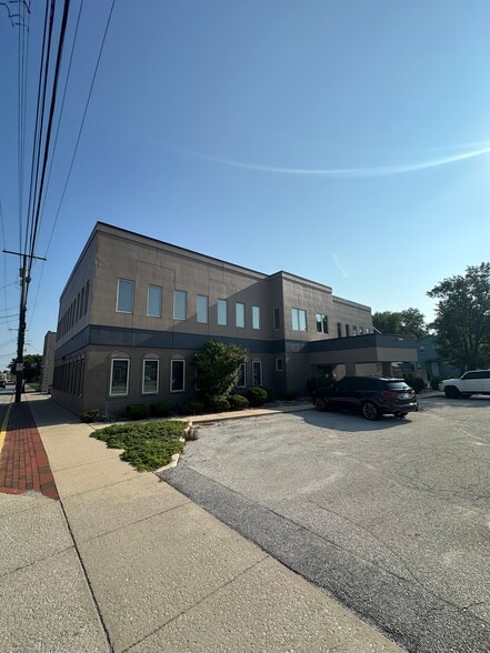 139 S Broad St, Griffith, IN for lease - Building Photo - Image 2 of 6