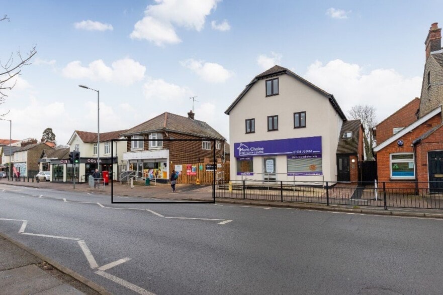 9 Station Sq, Flitwick for sale - Building Photo - Image 1 of 1