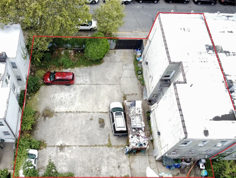 601 Pine St, Brooklyn, NY for sale - Aerial - Image 2 of 5