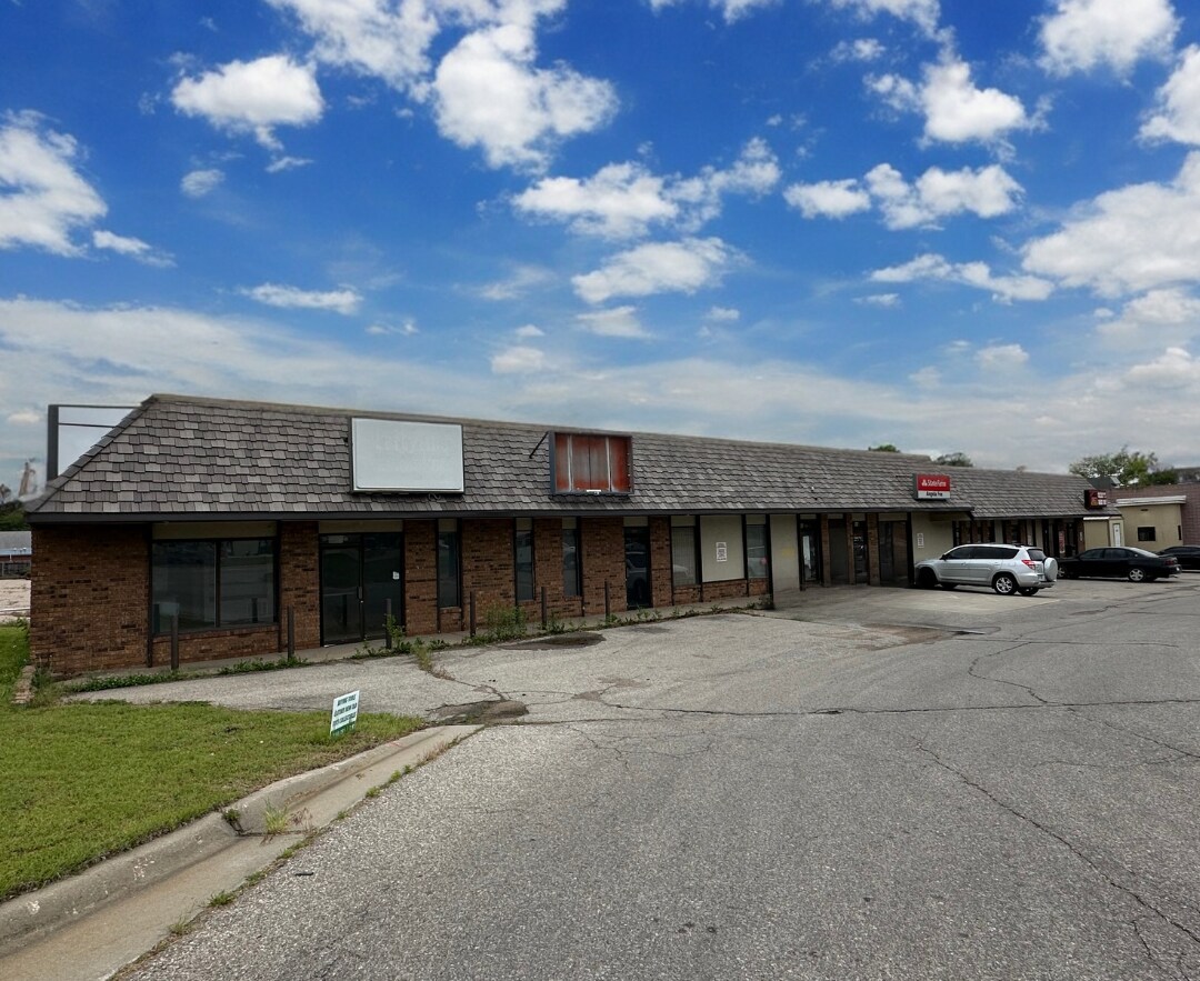 109-121 E Plaza DR, Mulvane, KS for sale Building Photo- Image 1 of 12