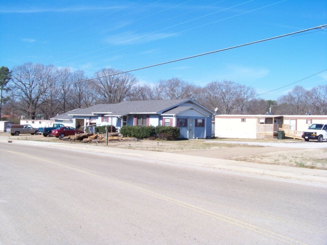 705 Forrest Ave, Mc Kenzie, TN for sale - Primary Photo - Image 1 of 1