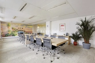 68 Rue Marjolin, Levallois-Perret for lease Interior Photo- Image 2 of 8