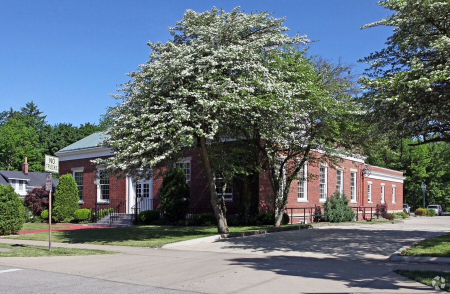 34 W Washington St, Chagrin Falls, OH for lease - Building Photo - Image 2 of 14