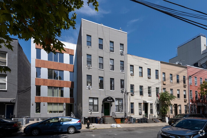 151 Dupont St, Brooklyn, NY for sale - Primary Photo - Image 2 of 5