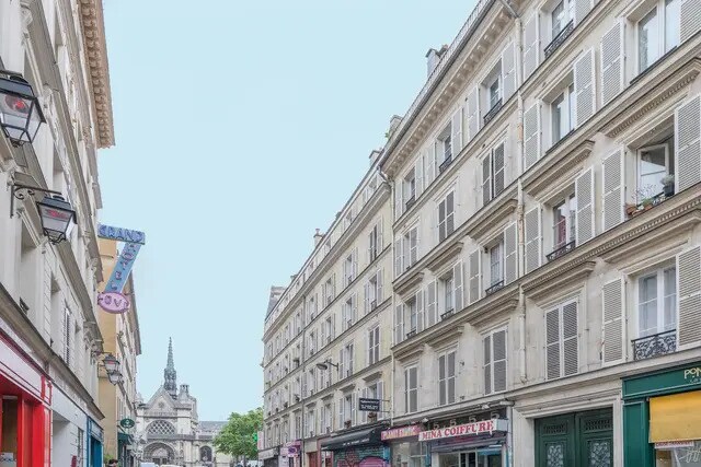 Coworking Space in Paris for lease - Building Photo - Image 3 of 13