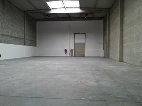 Flex in Saint-Ouen-sur-Seine for lease Building Photo- Image 2 of 2