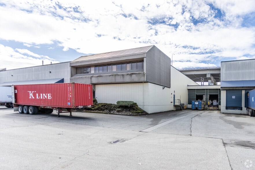 530-590 Chester Rd, Delta, BC for lease - Building Photo - Image 3 of 5