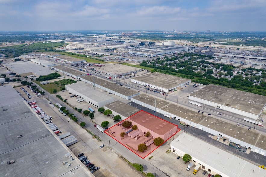 5813 Distribution, San Antonio, TX for lease - Building Photo - Image 3 of 11