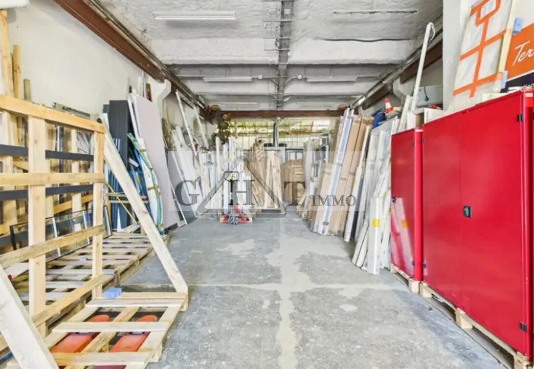 Industrial in Bagnolet for lease Interior Photo- Image 1 of 3