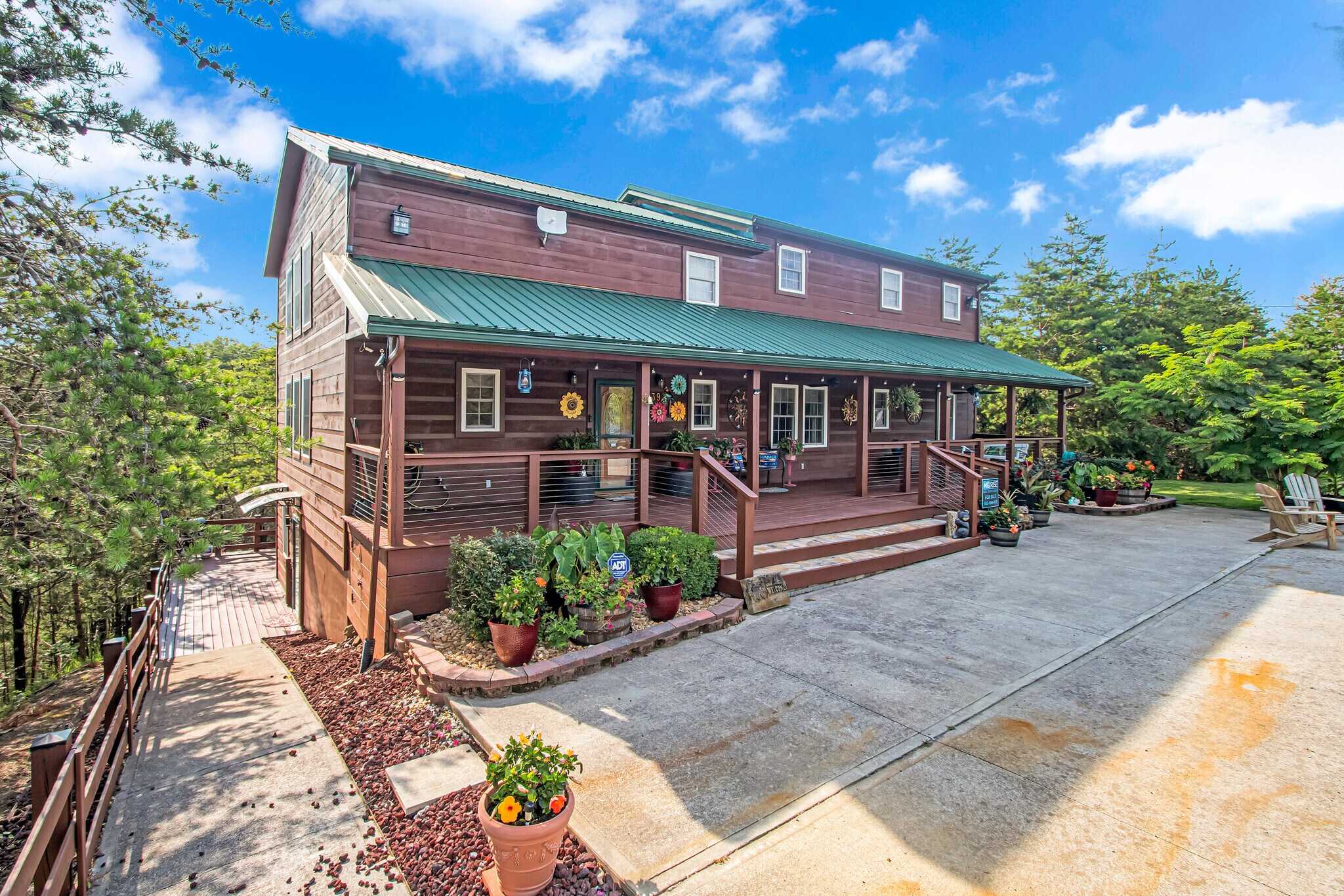 239 Parrots Chapel rd, Sevierville, TN 37876 Godbey Cabin